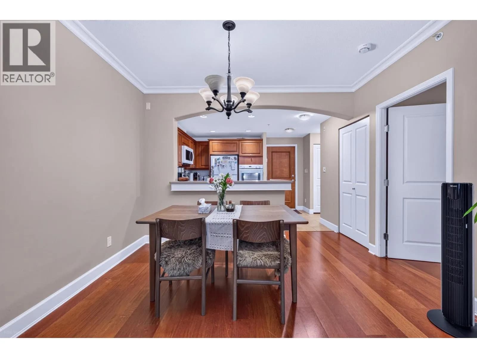#213 5770 OAK STREET, Vancouver, BC photo 4