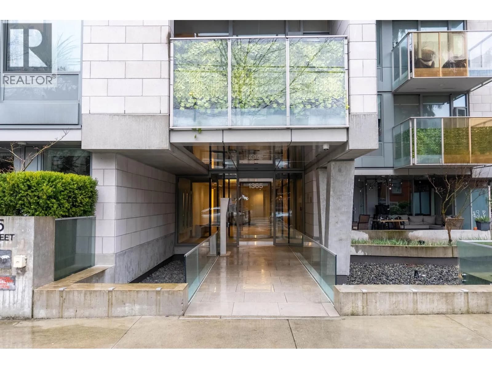 #203 1365 DAVIE STREET, Vancouver, BC photo 2
