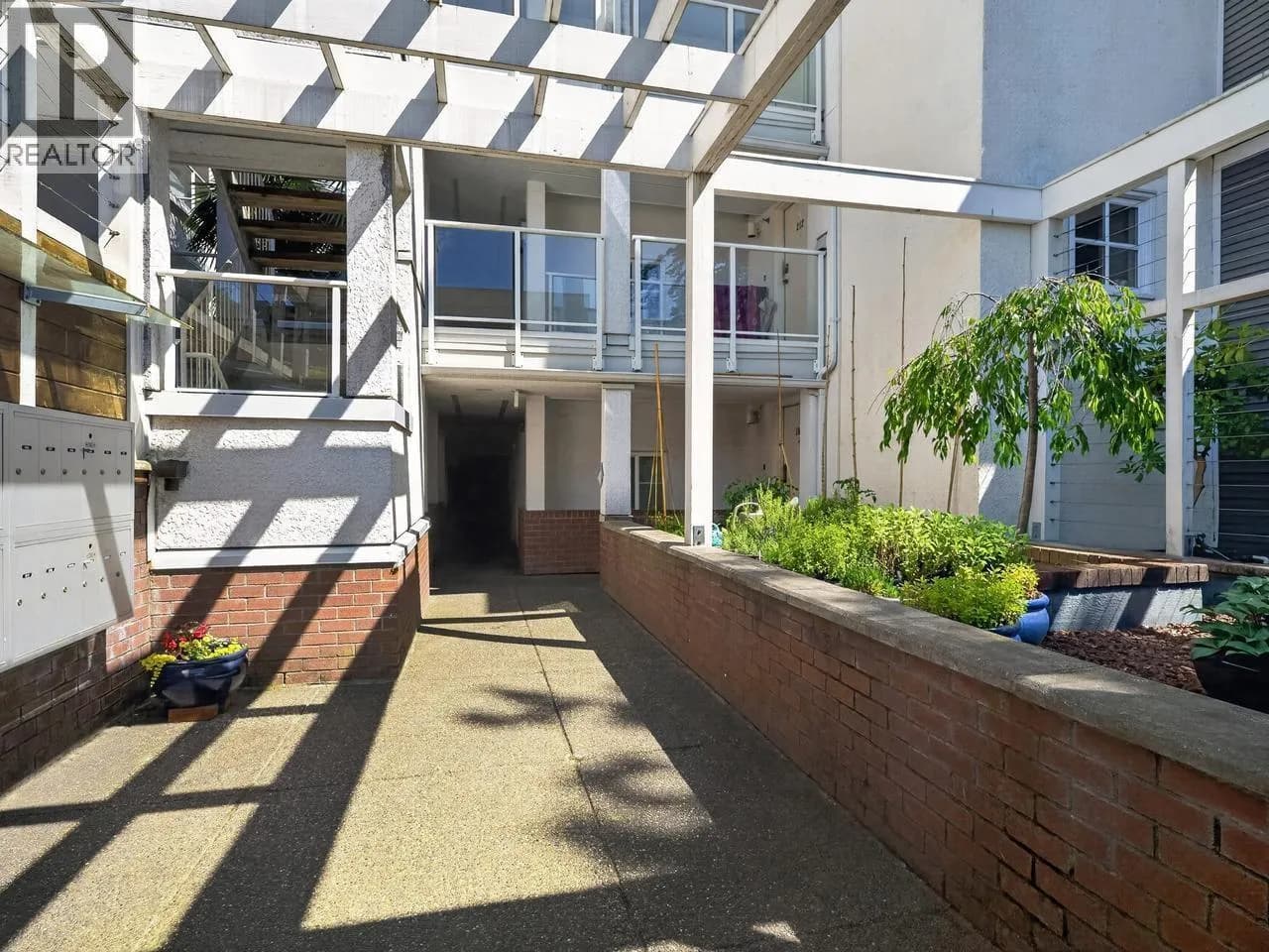 #313 2175 W 3RD AVENUE, Vancouver, BC photo 4