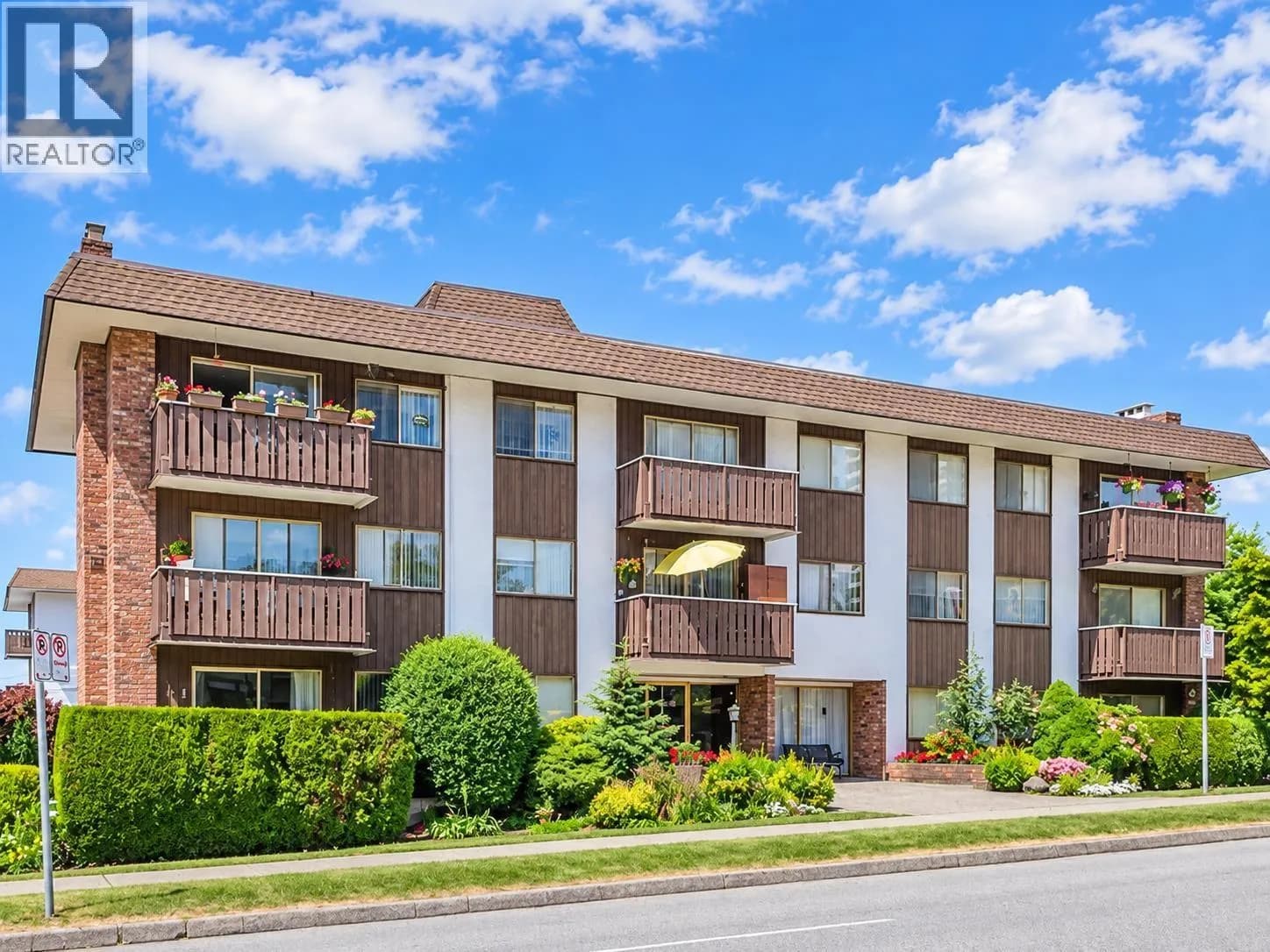 1345 CHESTERFIELD AVENUE, North Vancouver