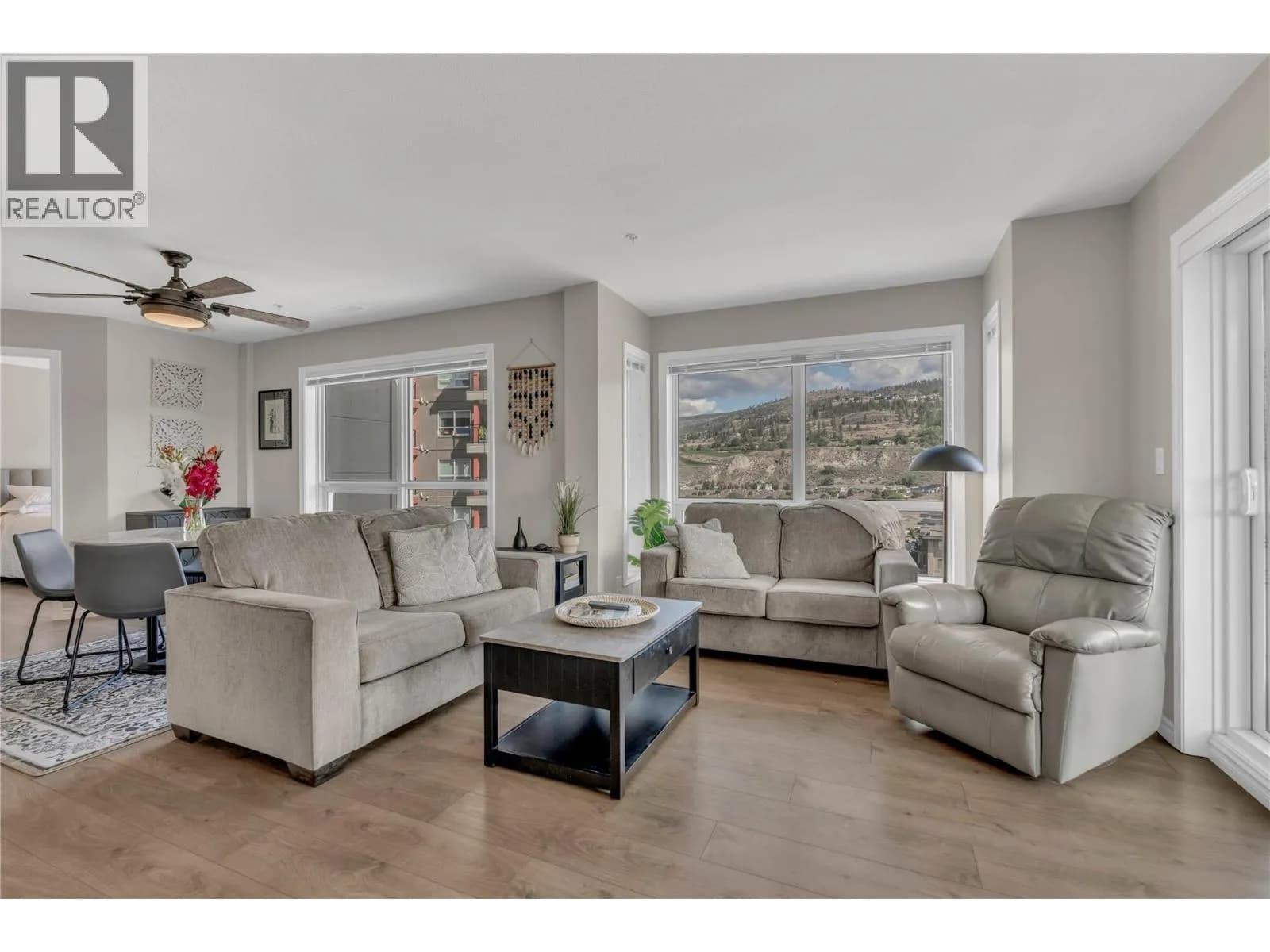 #807 3388 Skaha Lake Road, Penticton, BC photo 3