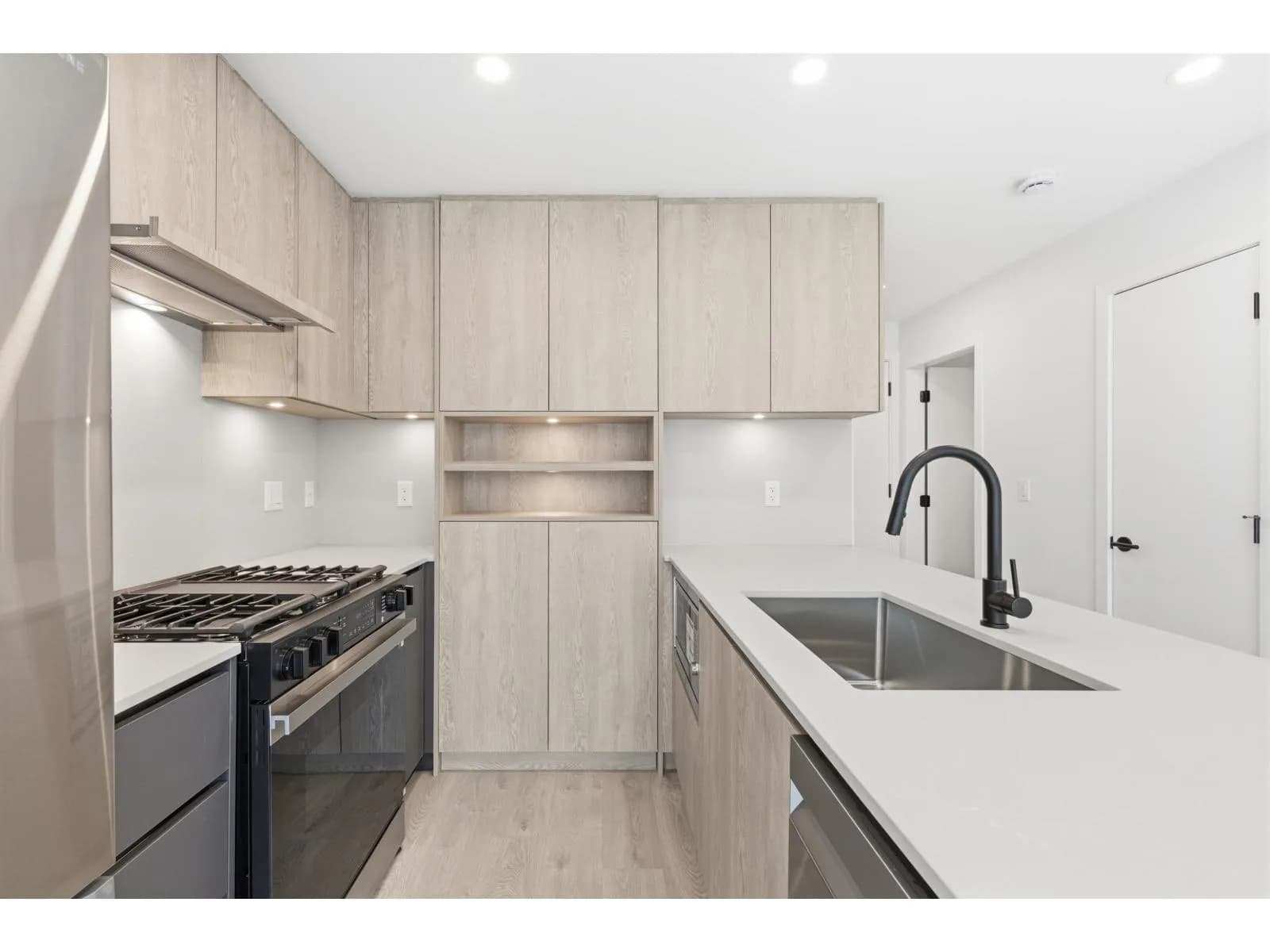 #505 19577 65B AVENUE, Surrey, BC photo 2