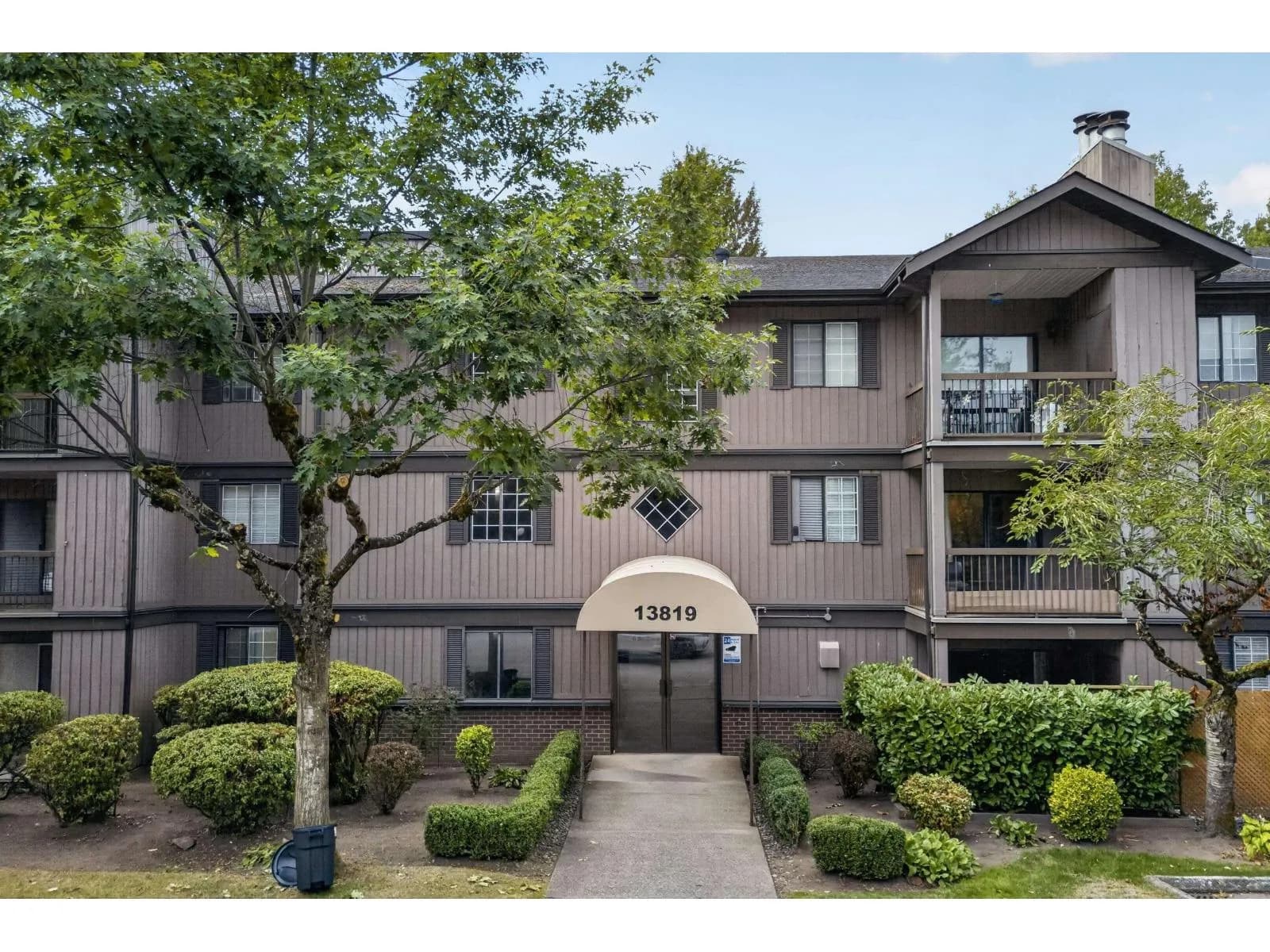 #2114 13819 100 AVENUE, Surrey, BC photo 2