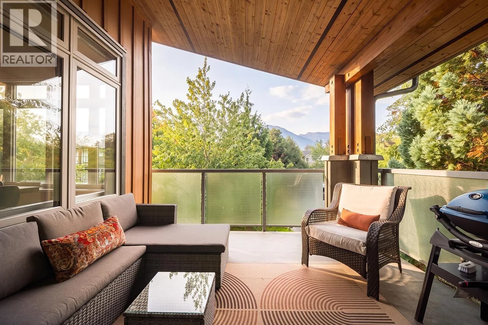 40147 GOVERNMENT ROAD, Squamish