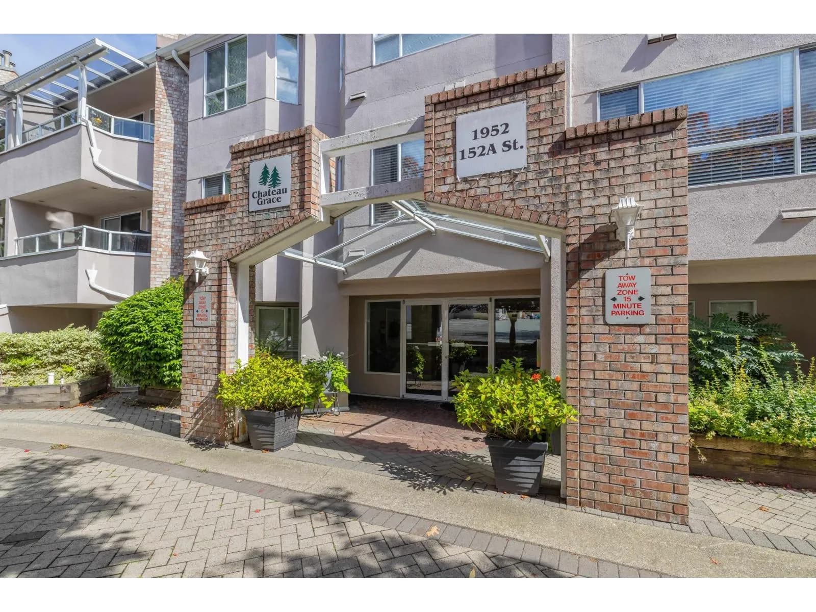 1952 152A STREET, Surrey