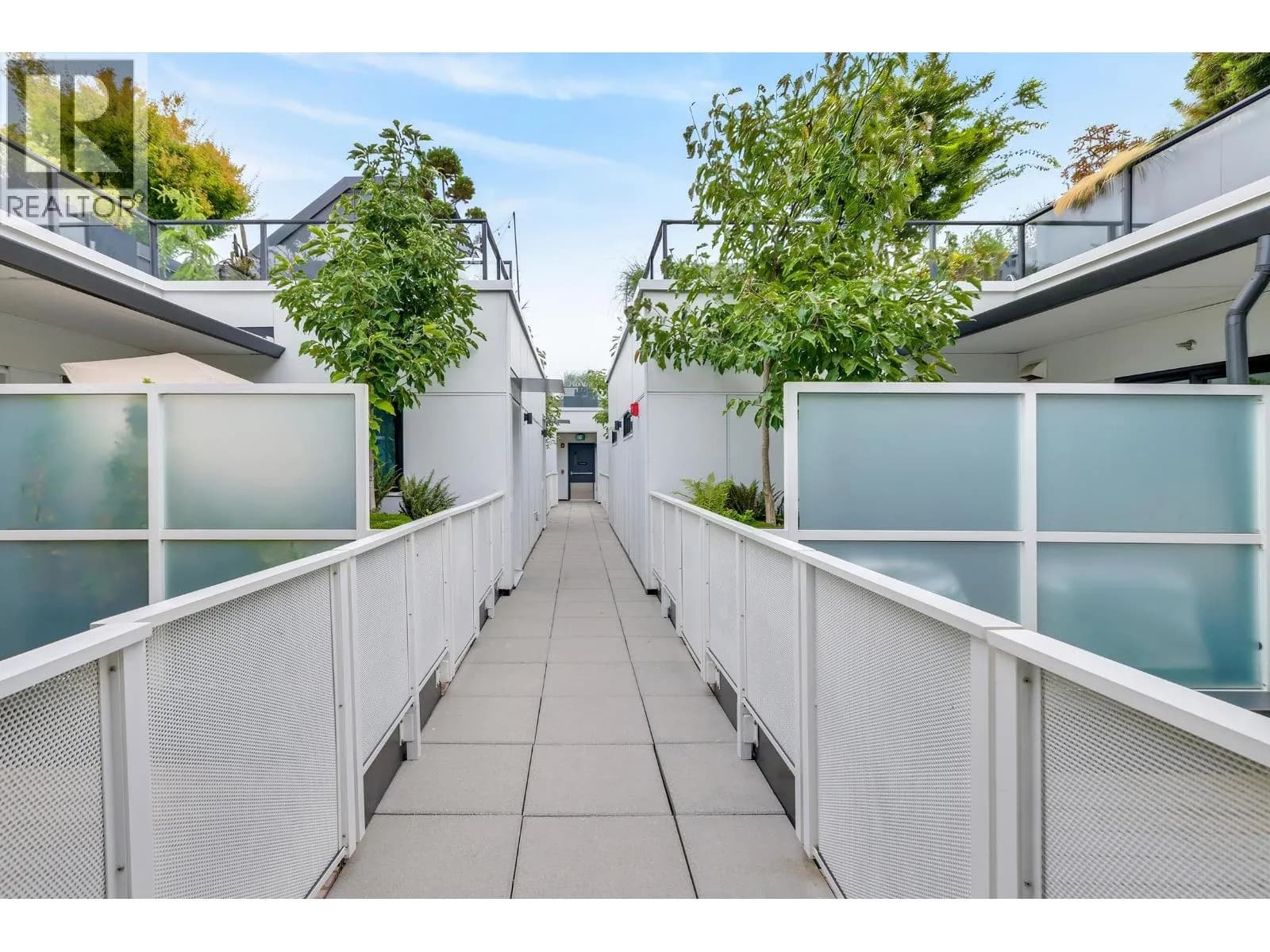 #411 2520 GUELPH STREET, Vancouver, BC photo 4