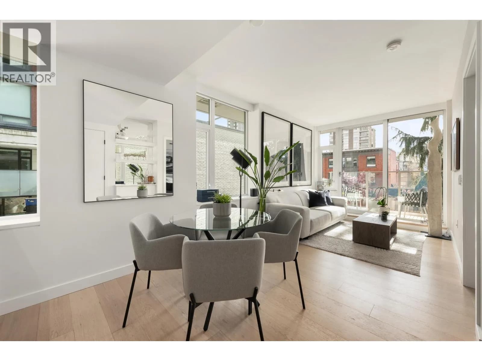 #403 1365 DAVIE STREET, Vancouver, BC photo 2