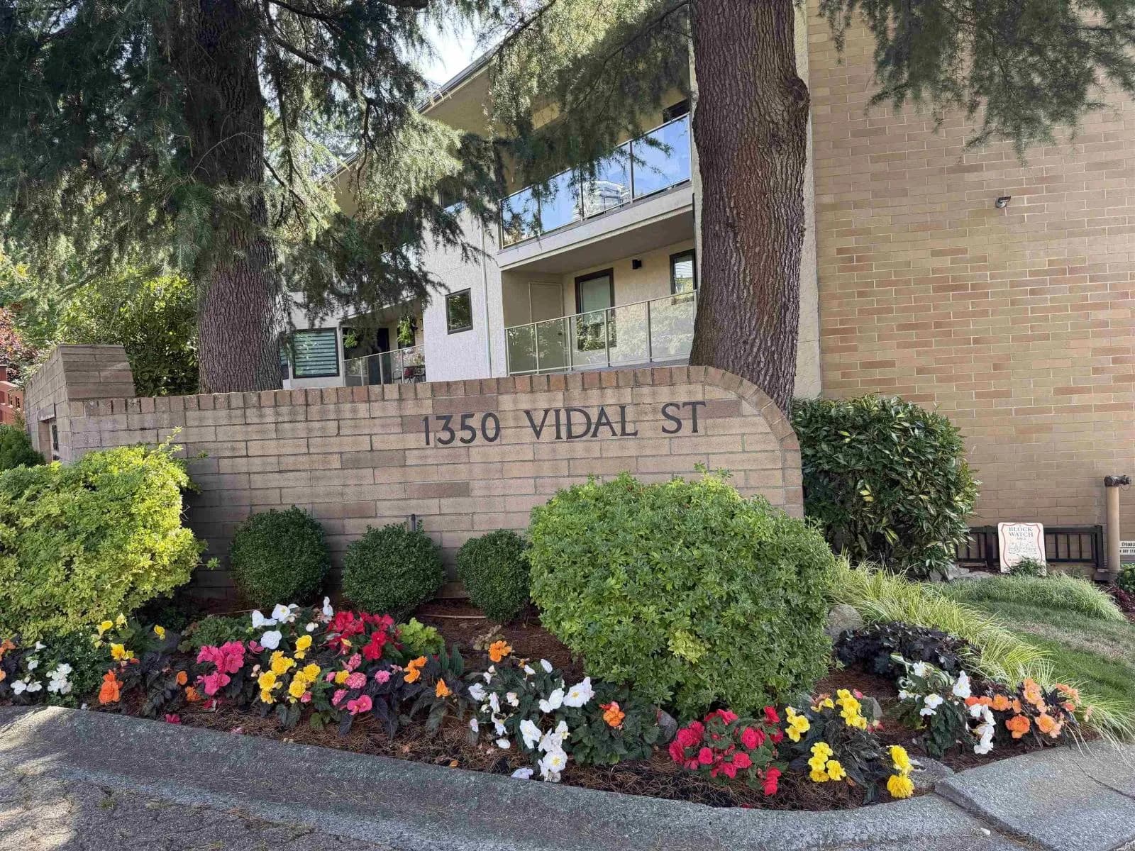#406 1350 VIDAL STREET, White Rock, BC photo 2