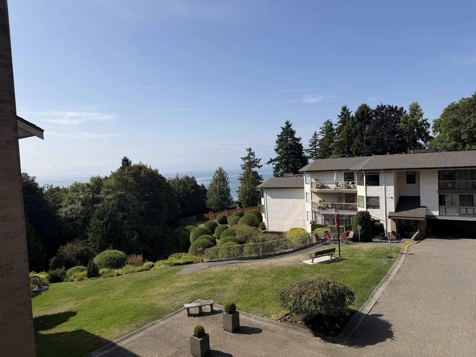 #406 1350 VIDAL STREET, White Rock, BC photo 4
