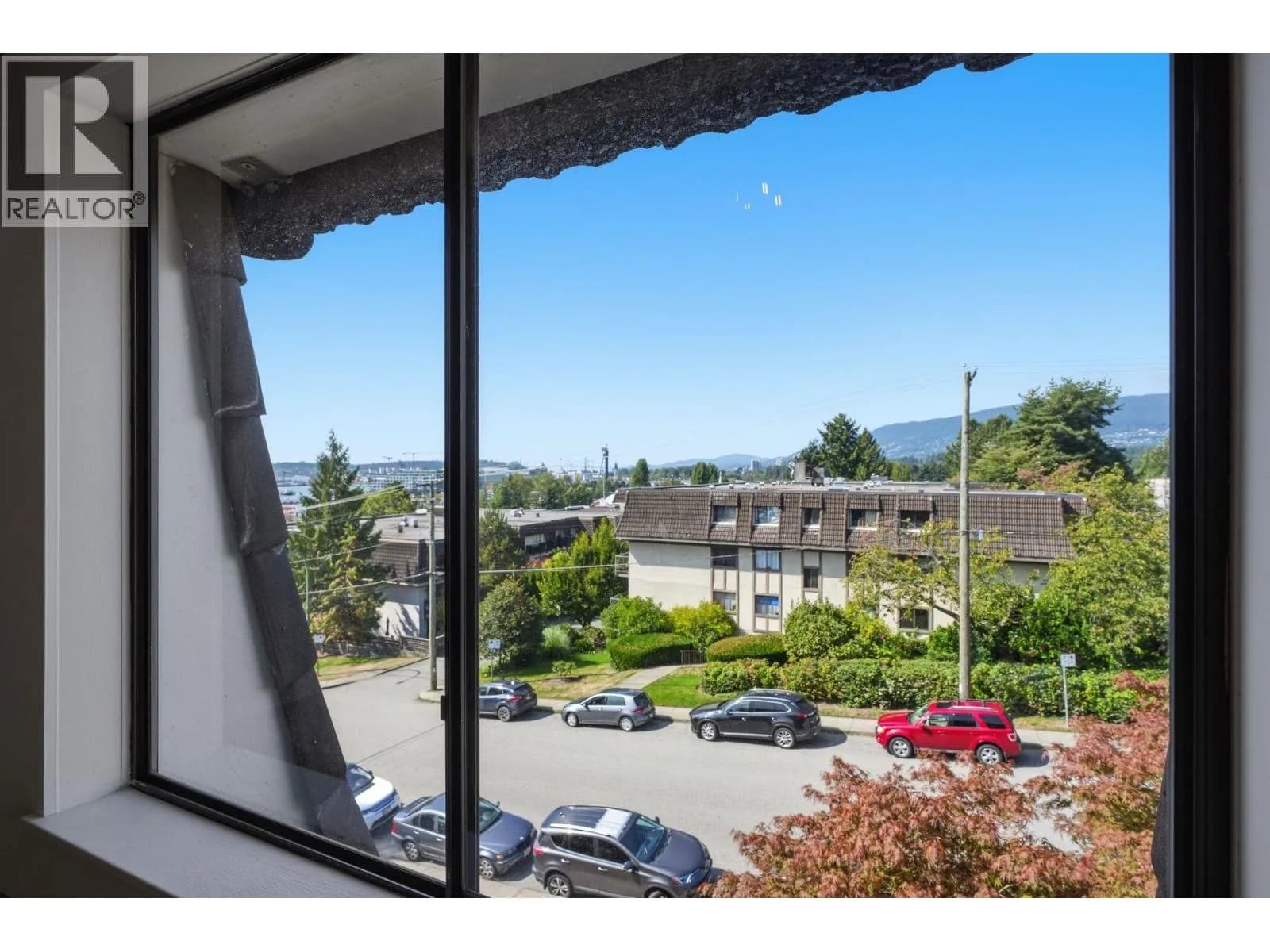 #305 275 W 2ND STREET, North Vancouver, BC photo 4