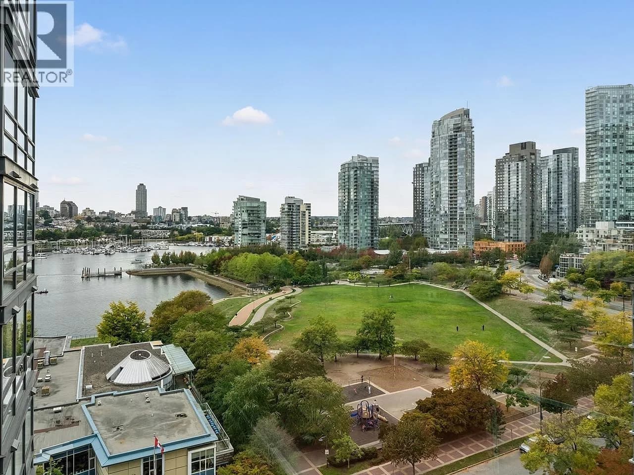#16D 139 DRAKE STREET, Vancouver, BC photo 2