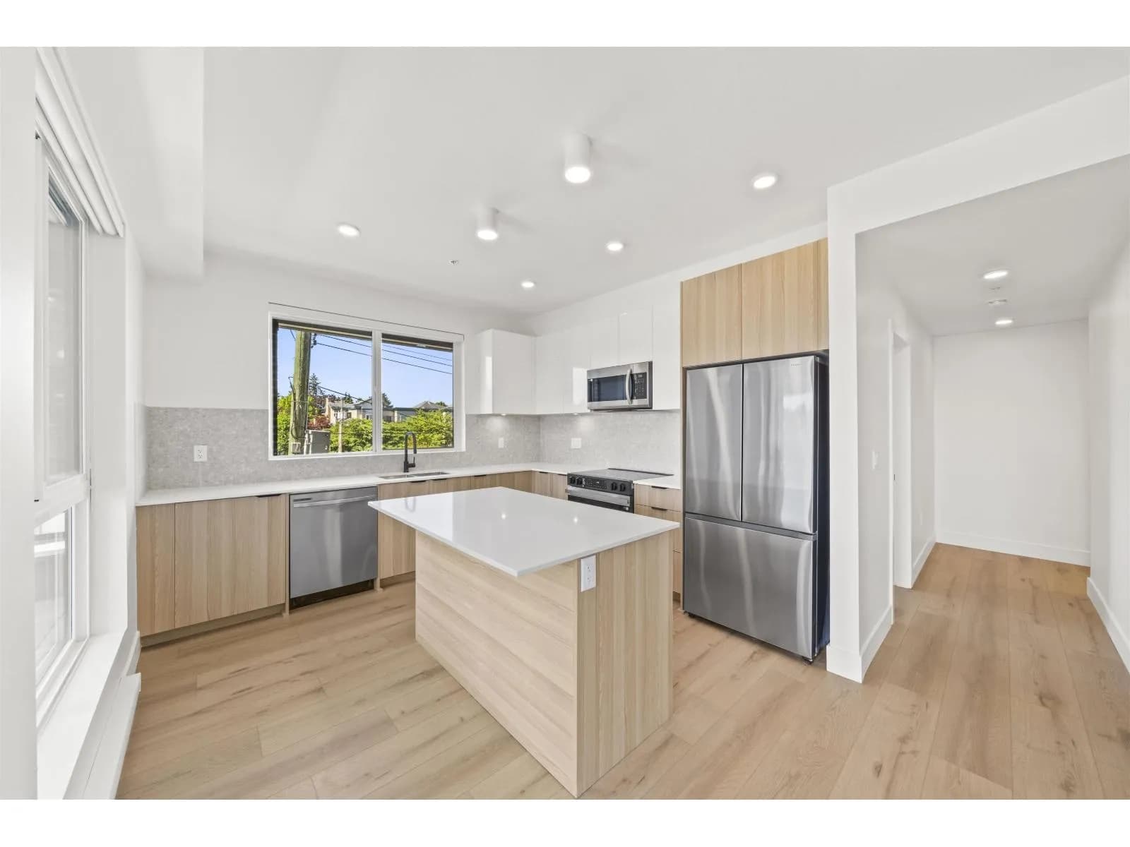#237 20769 FRASER HIGHWAY, Langley, BC photo 3