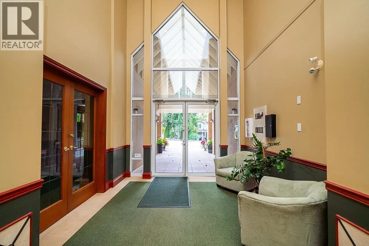 #207 678 W QUEENS ROAD, North Vancouver, BC photo 2