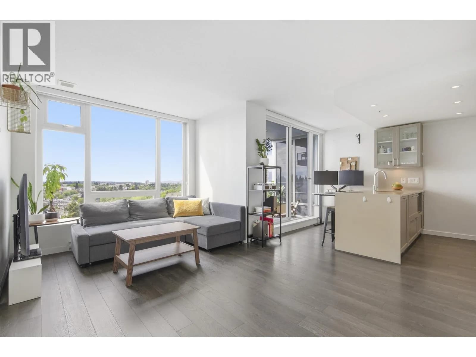 #1104 5665 BOUNDARY ROAD, Vancouver, BC photo 2