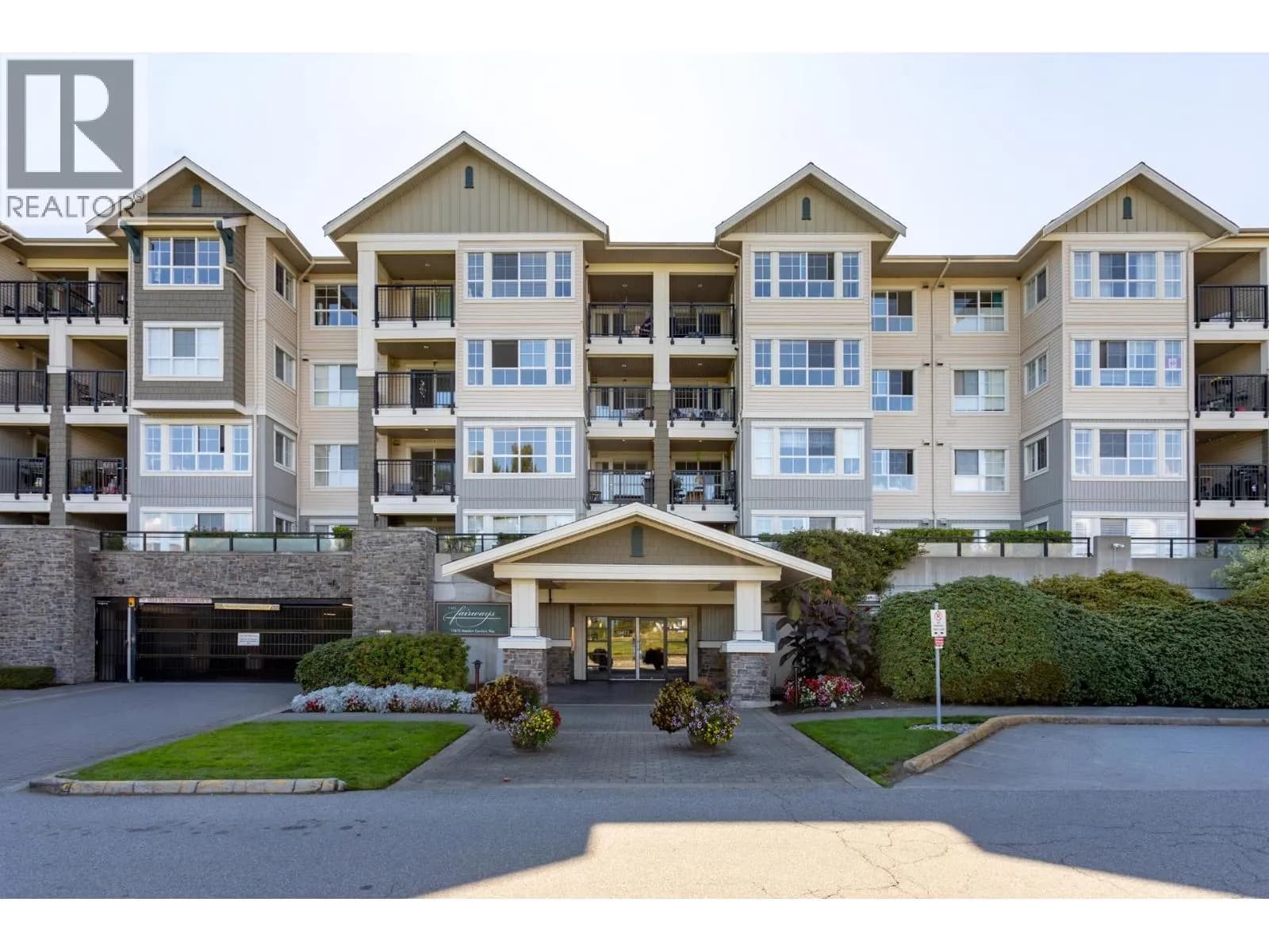 19673 MEADOW GARDENS WAY, Pitt Meadows