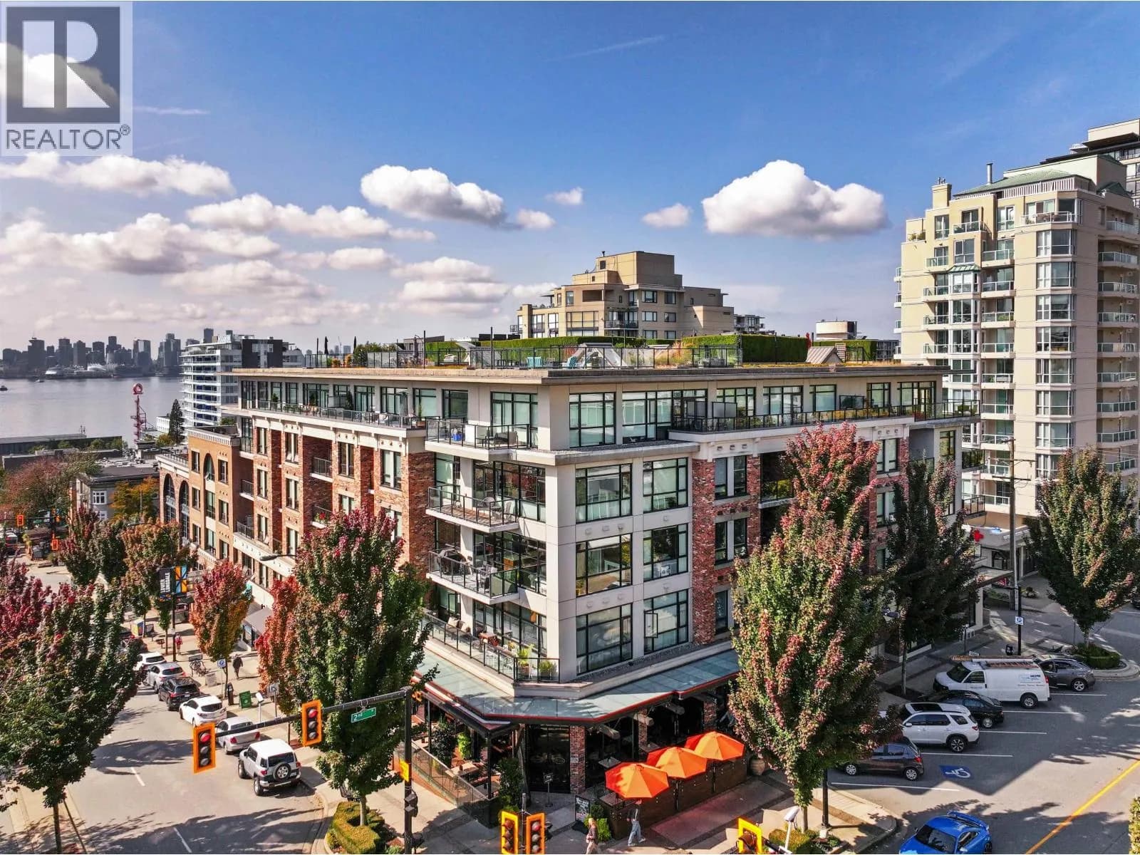 105 W 2ND STREET, North Vancouver
