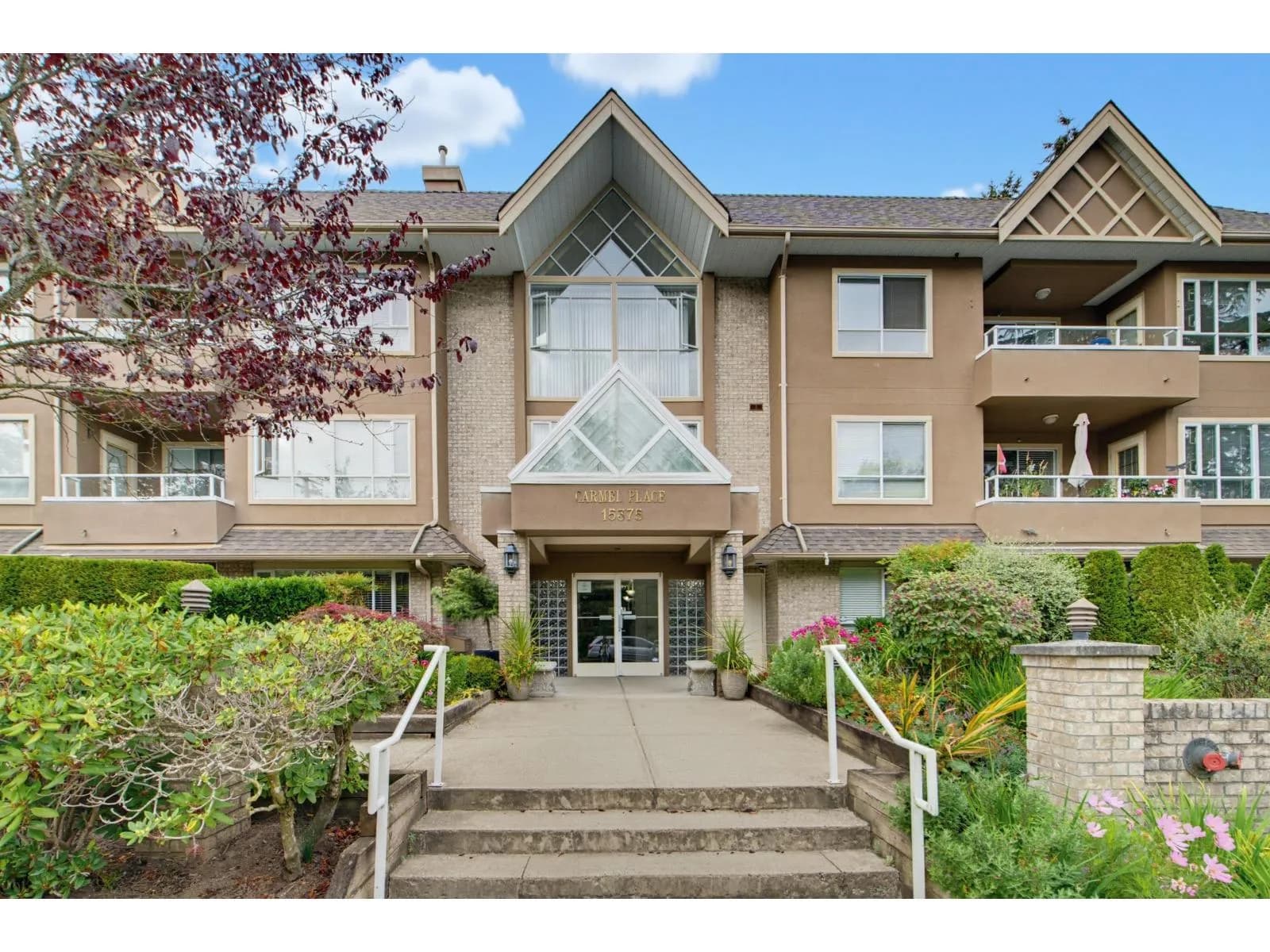 15375 17 AVENUE, Surrey