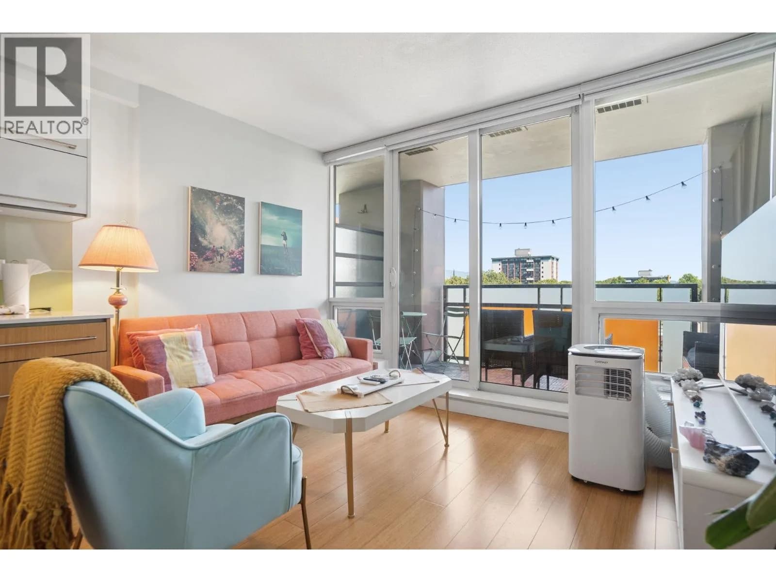 #709 718 MAIN STREET, Vancouver, BC photo 2