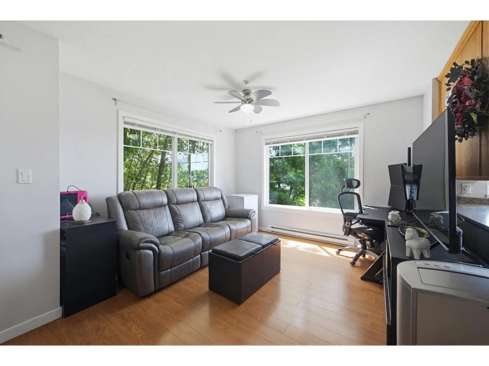 #102 33960 OLD YALE ROAD, Abbotsford, BC photo 2