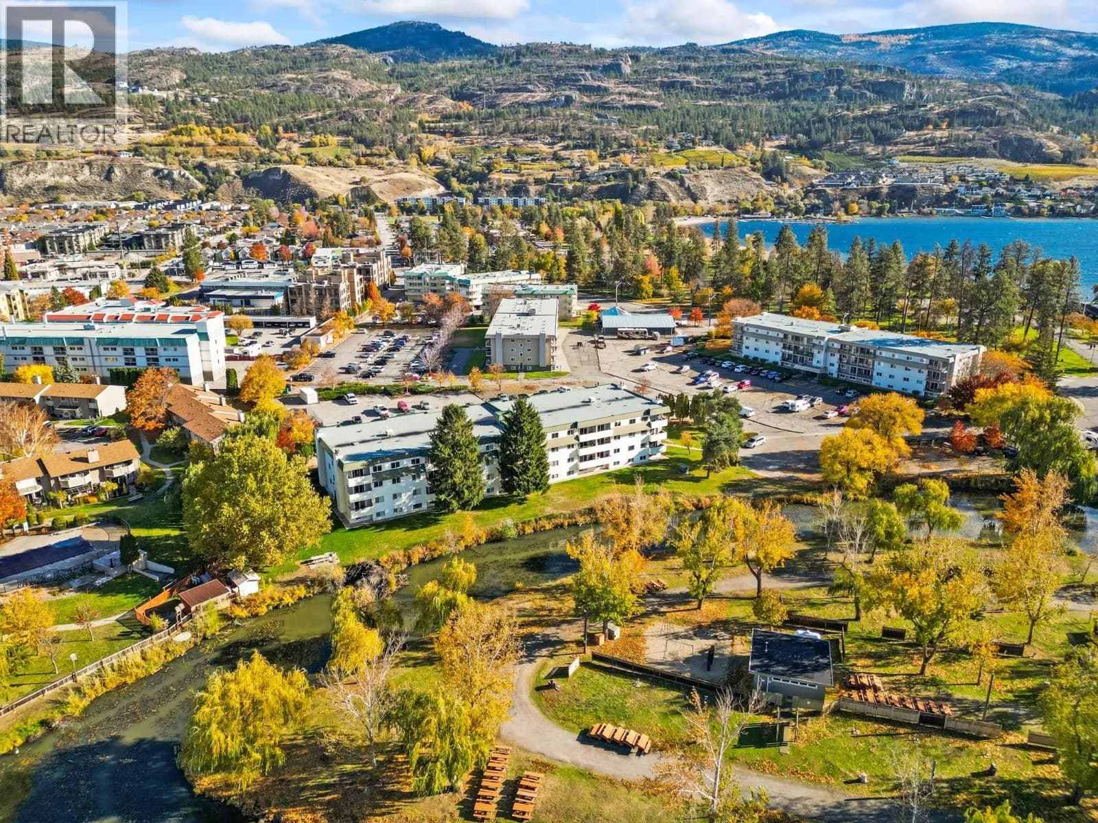 #408 150 SKAHA Place, Penticton, BC photo 2