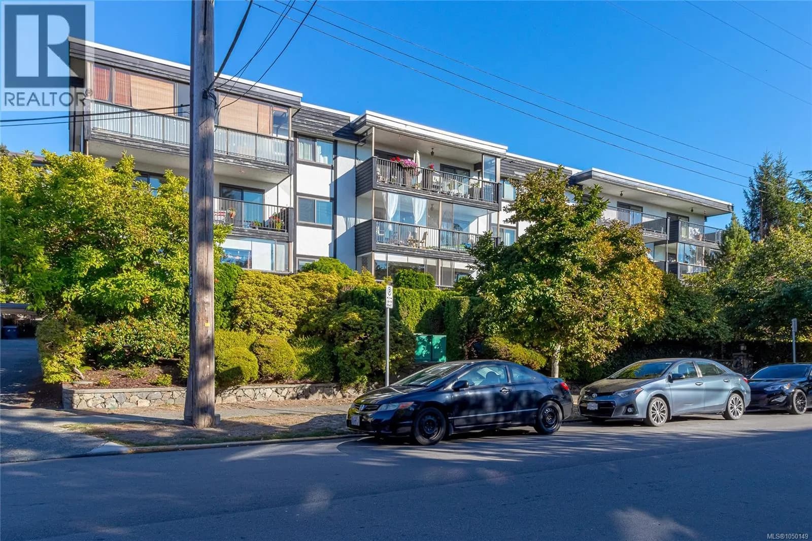 1039 Linden Ave, Victoria