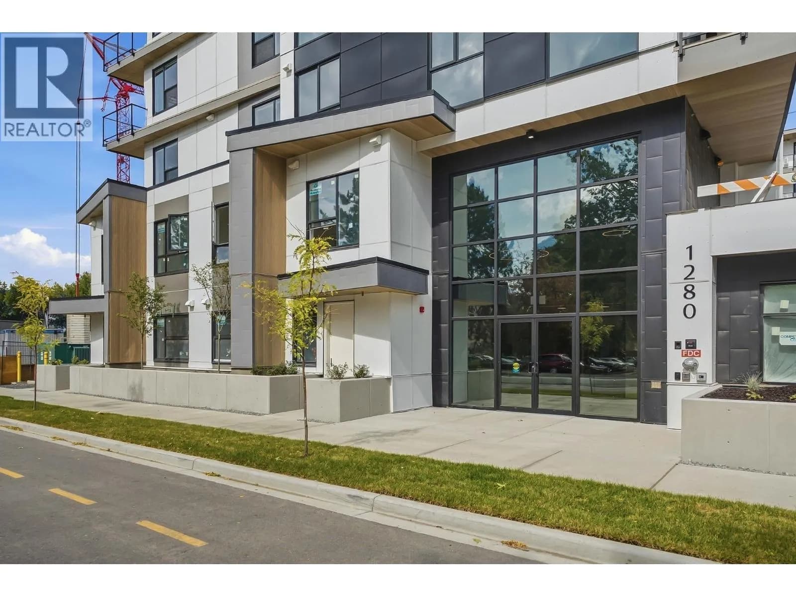 #515 1280 Sutherland Avenue, Kelowna, BC photo 2