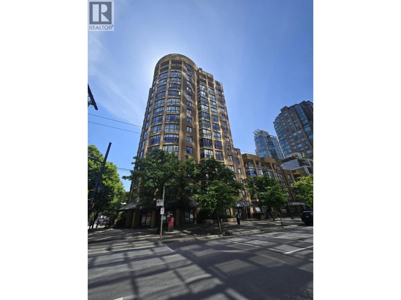 488 HELMCKEN STREET, Vancouver