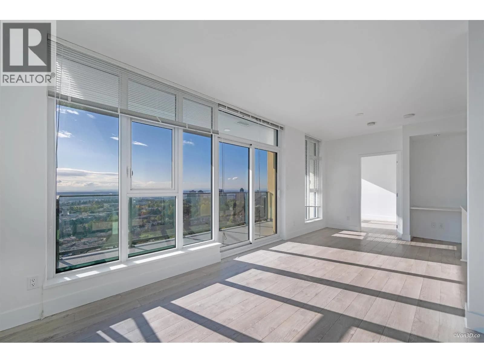 #2408 7388 KINGSWAY, Burnaby, BC photo 4