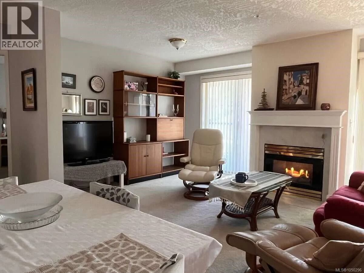 #402 1063 Southgate St, Victoria, BC photo 2