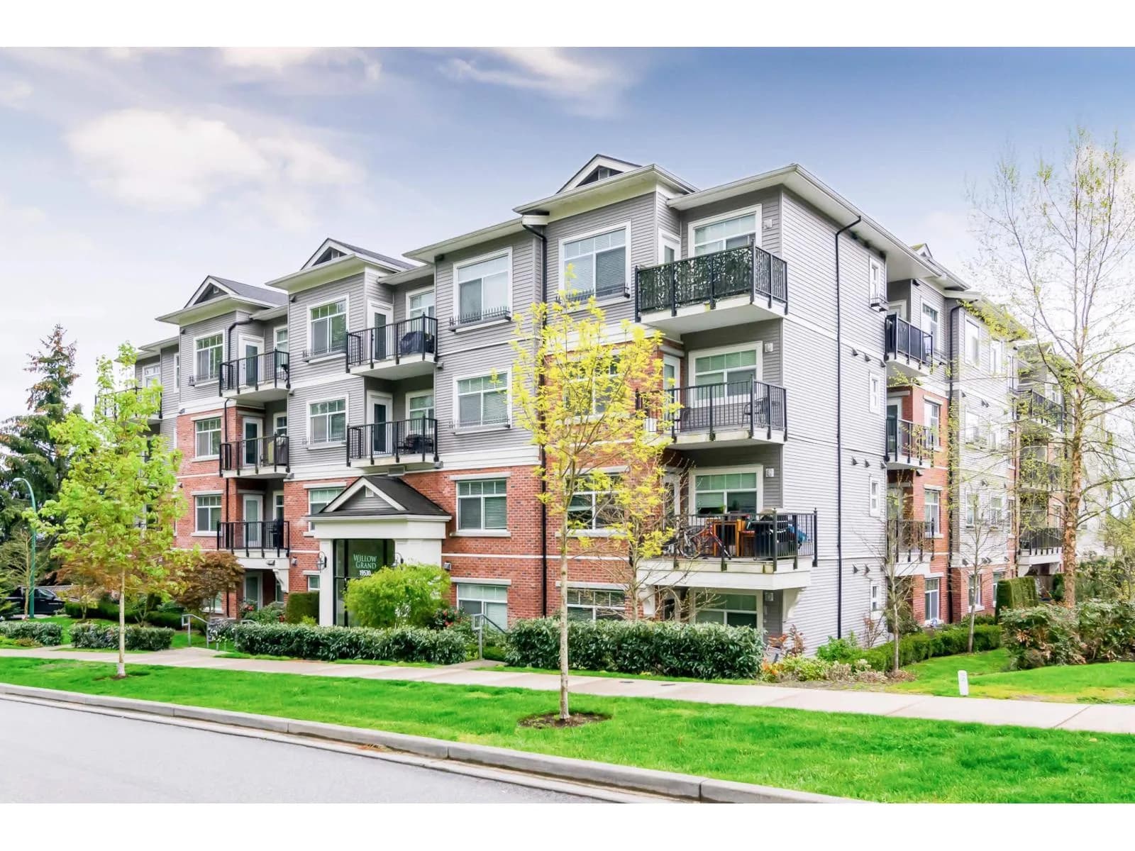 19530 65 AVENUE, Surrey