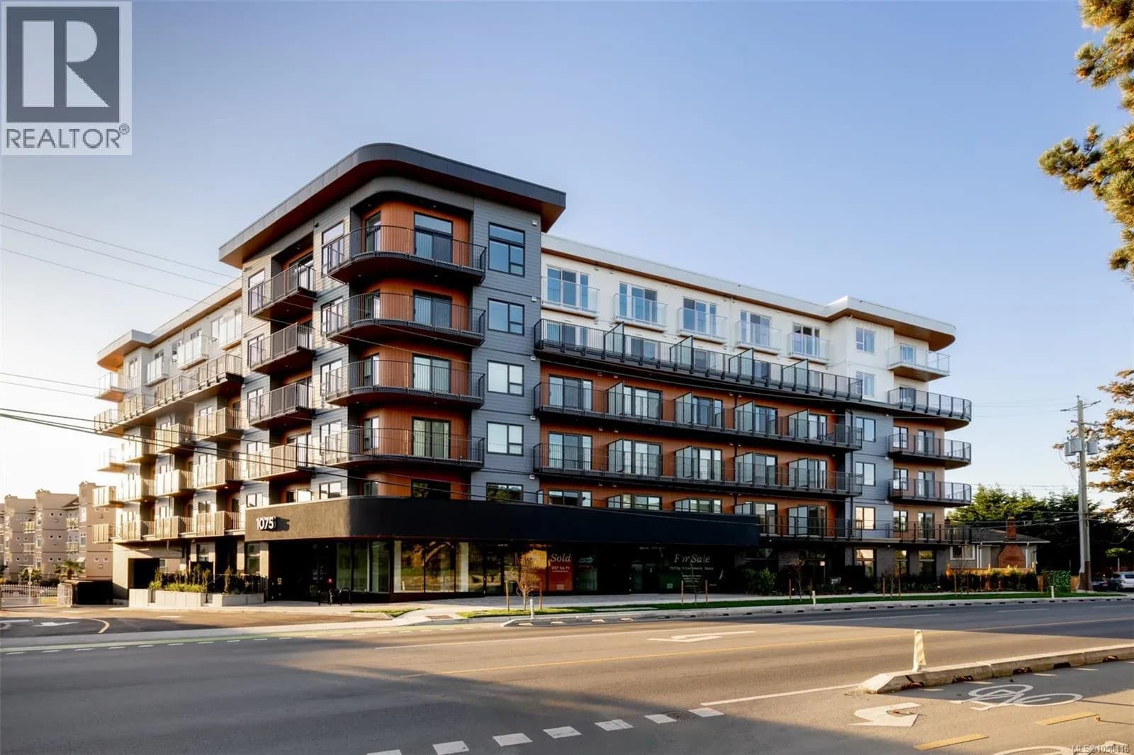 1075 Tillicum Rd, Esquimalt
