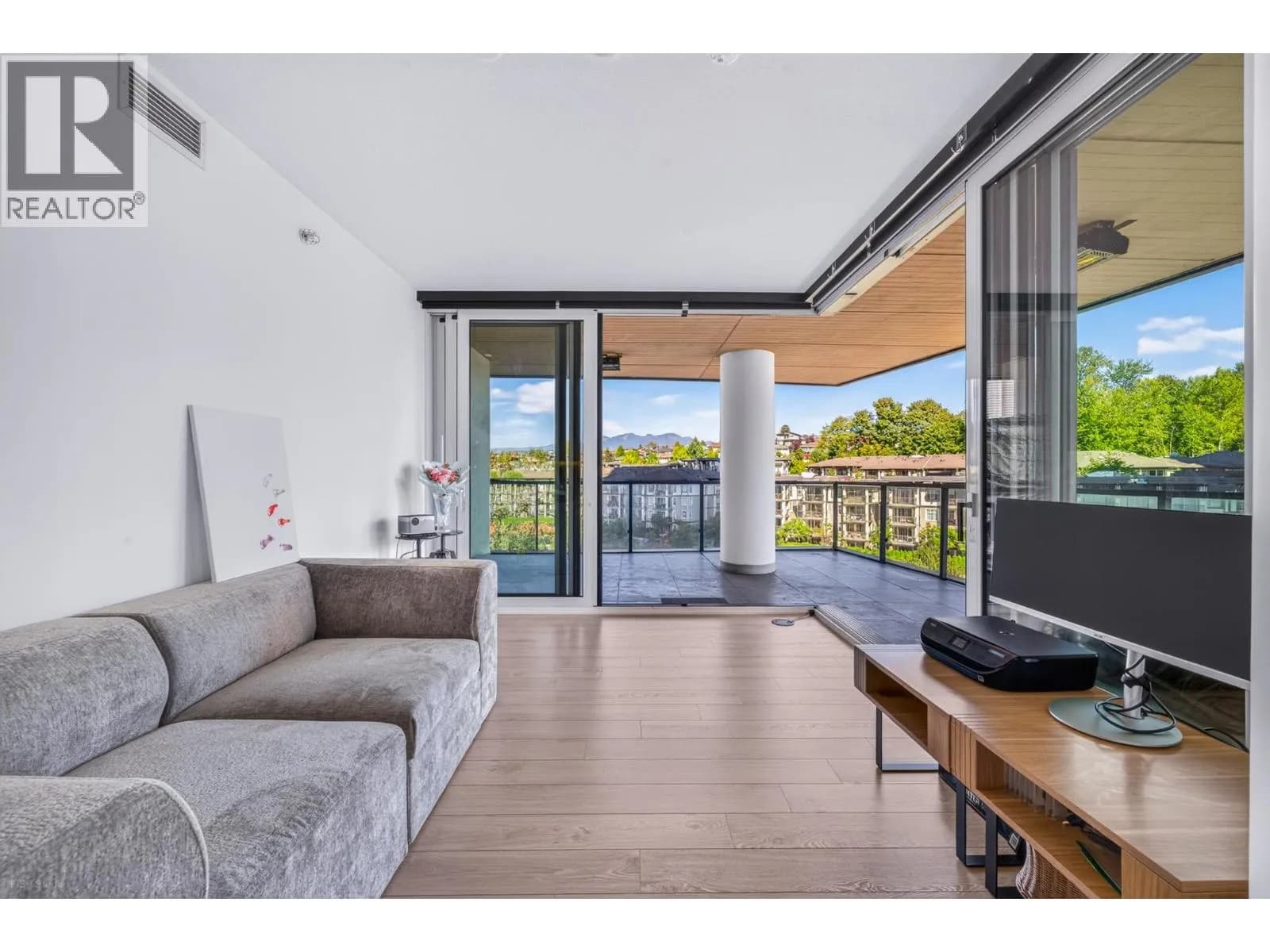 4880 LOUGHEED HIGHWAY, Burnaby