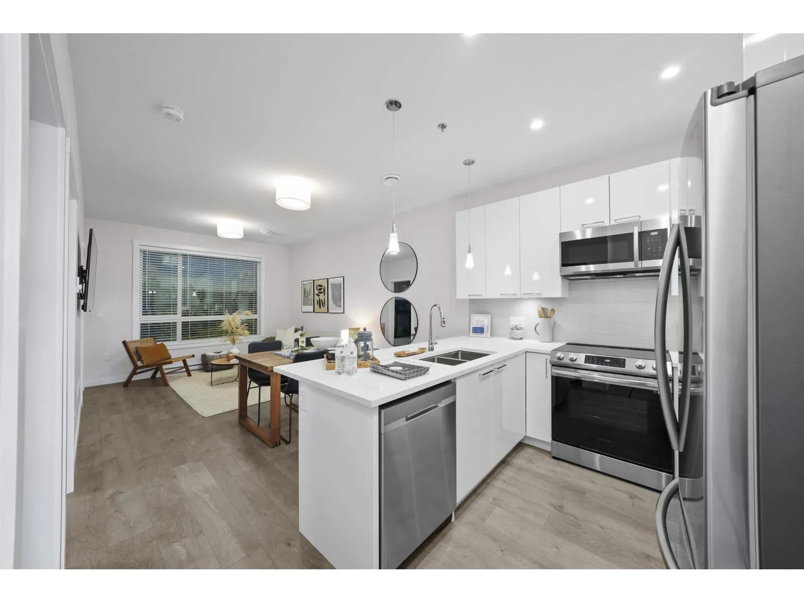 7375 HORNE STREET, Mission