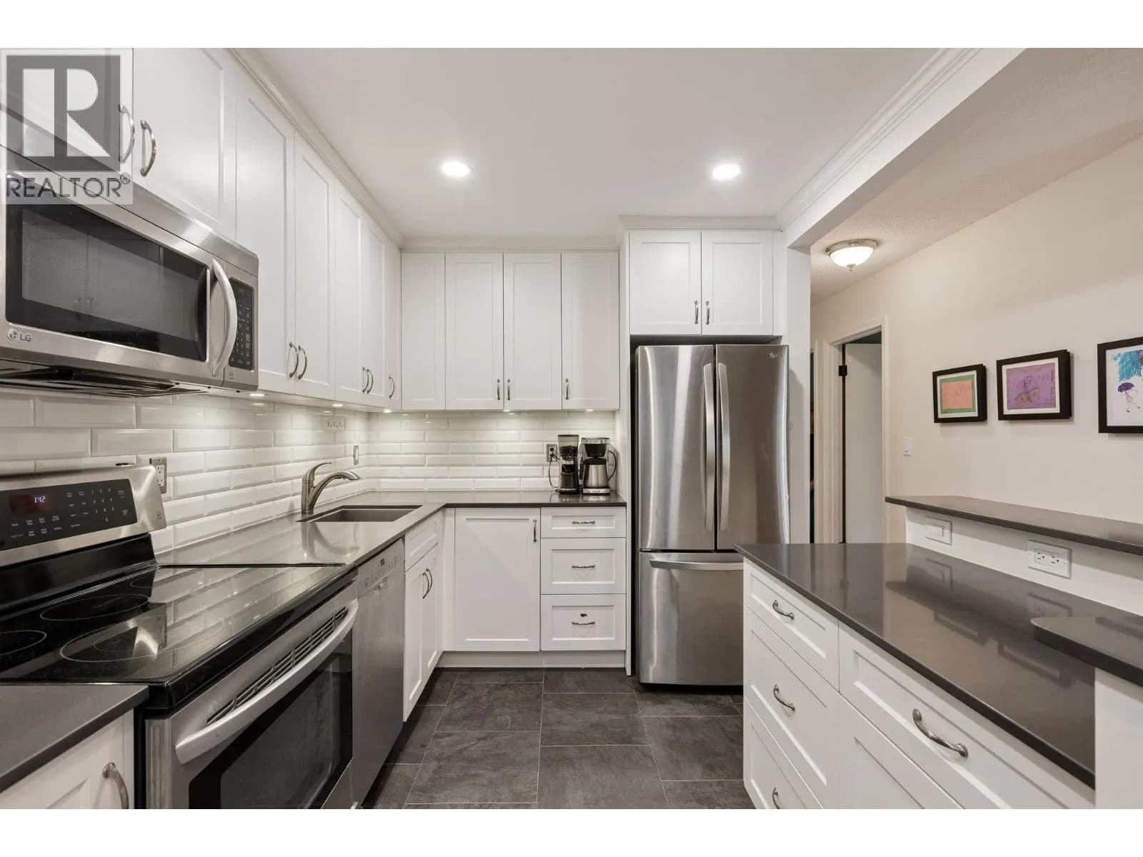 310 E 3RD STREET, North Vancouver