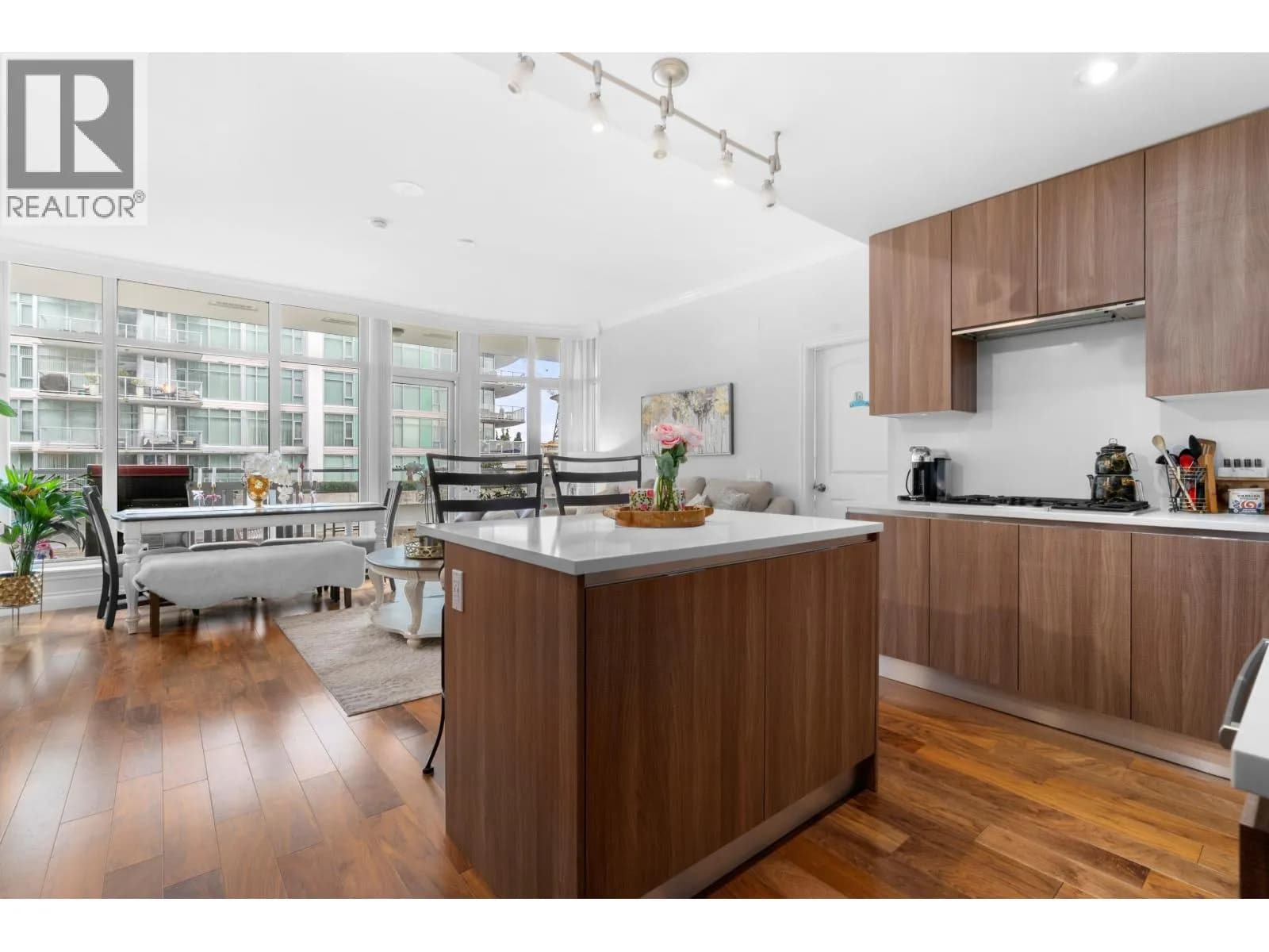 #204 175 VICTORY SHIP WAY, North Vancouver, BC photo 2