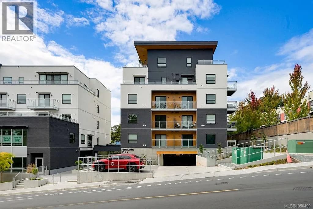 610 Lampson St, Esquimalt