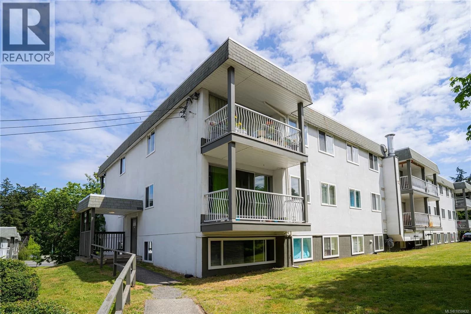 1007 Bowen Rd, Nanaimo