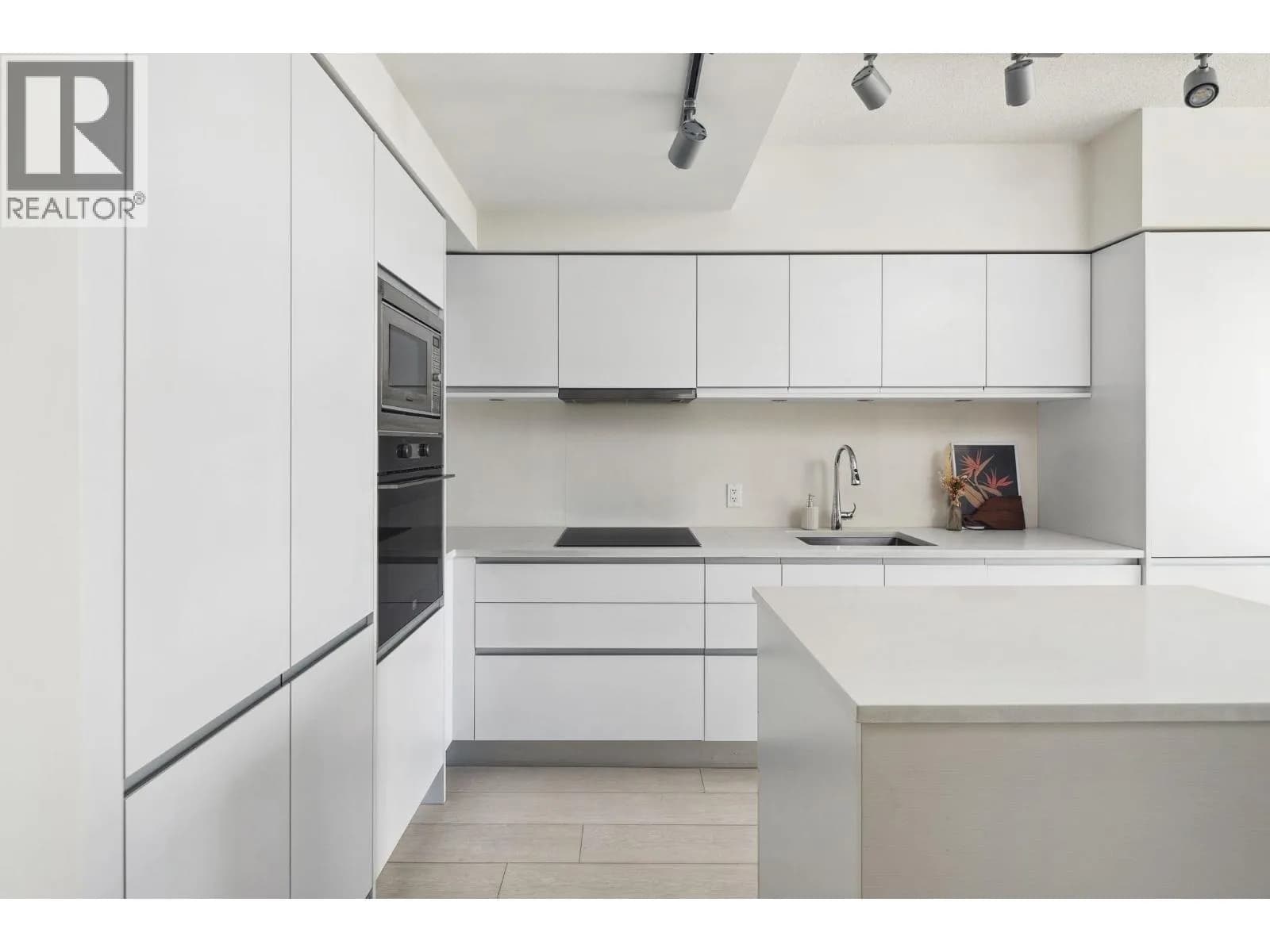 #611 180 E 2ND AVENUE, Vancouver, BC photo 4