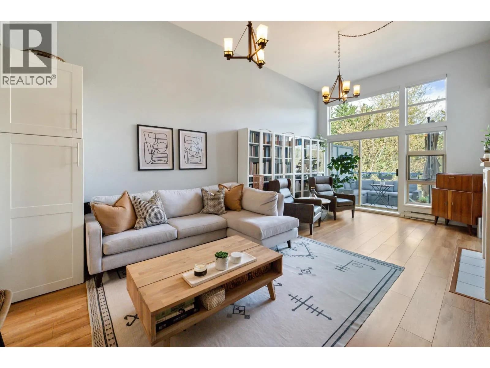 #606 301 MAUDE ROAD, Port Moody, BC photo 2