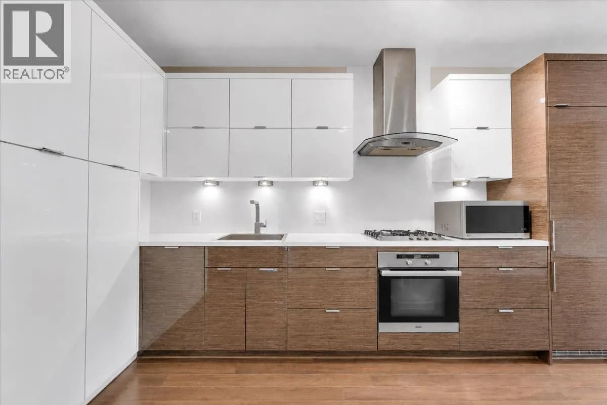 1777 W 7TH AVENUE, Vancouver