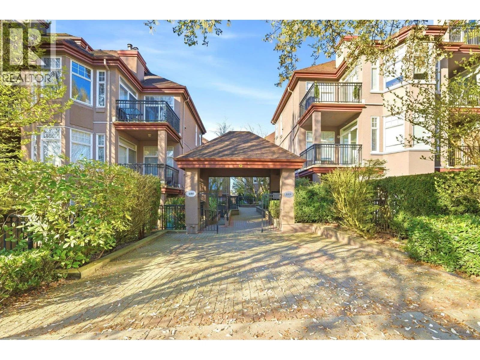 580 TWELFTH STREET, New Westminster