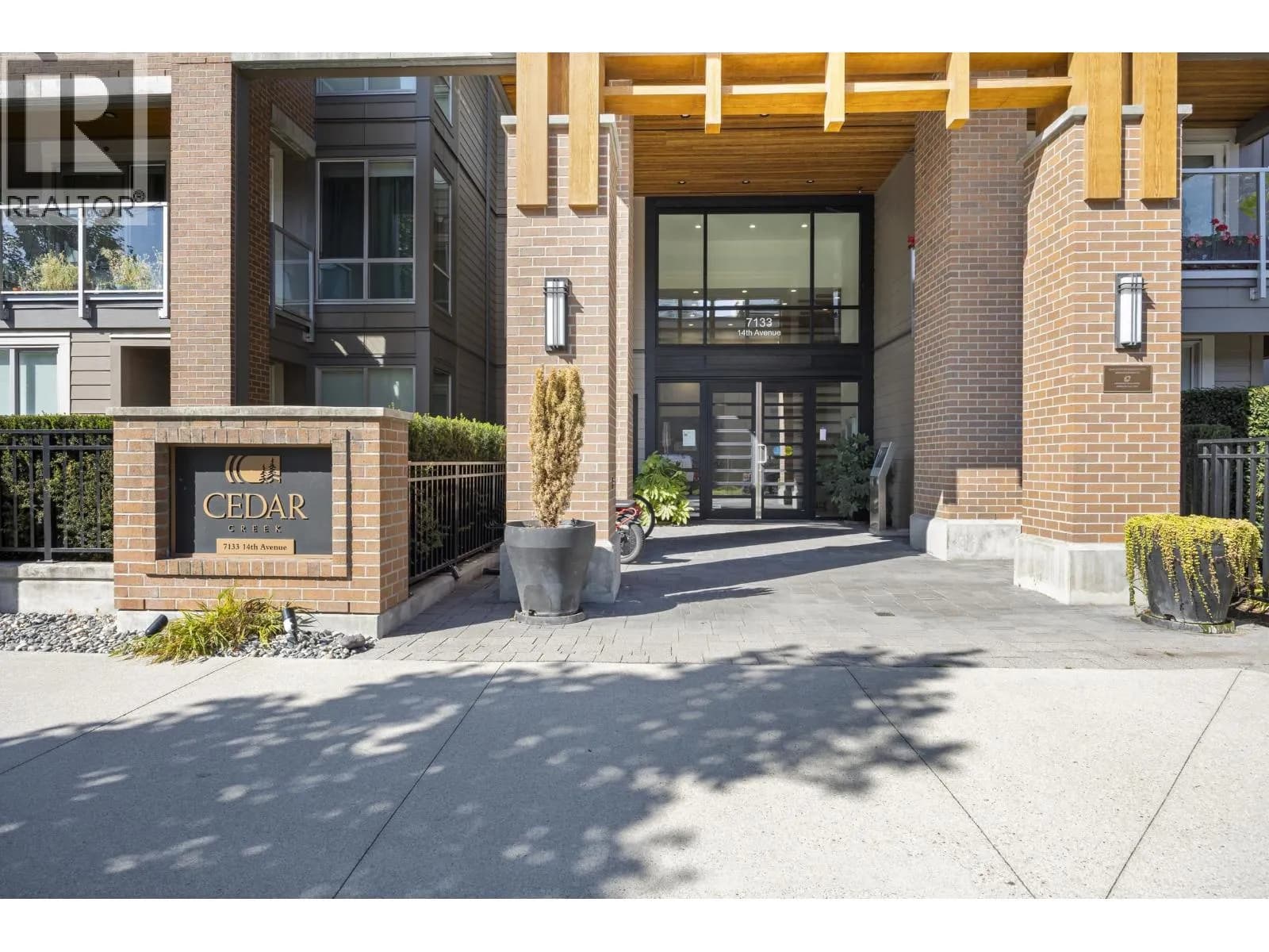 #601 7133 14TH AVENUE, Burnaby, BC photo 2