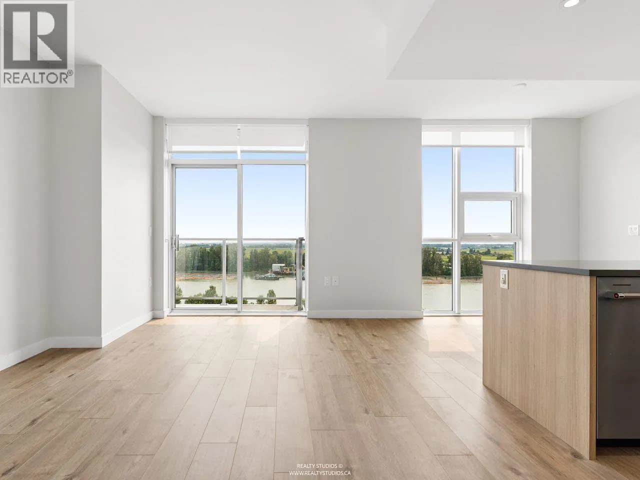 #1401 3430 E KENT AVENUE, Vancouver, BC photo 3