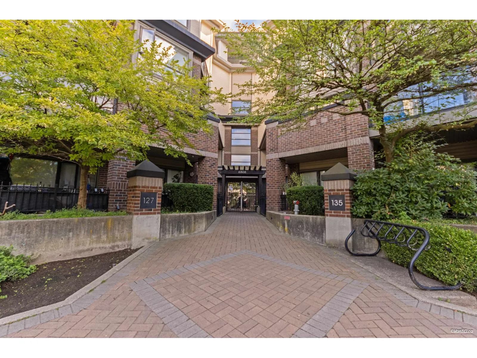 #329 10838 CITY PARKWAY, Surrey, BC photo 3