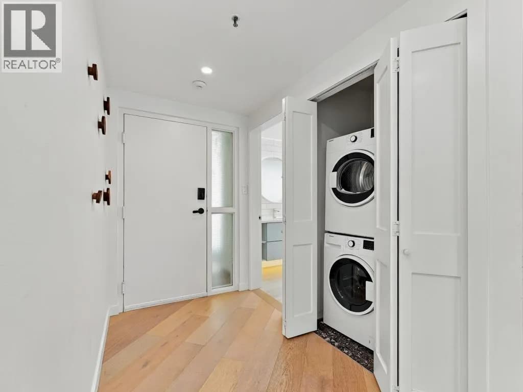 #204 565 17 STREET, West Vancouver, BC photo 3