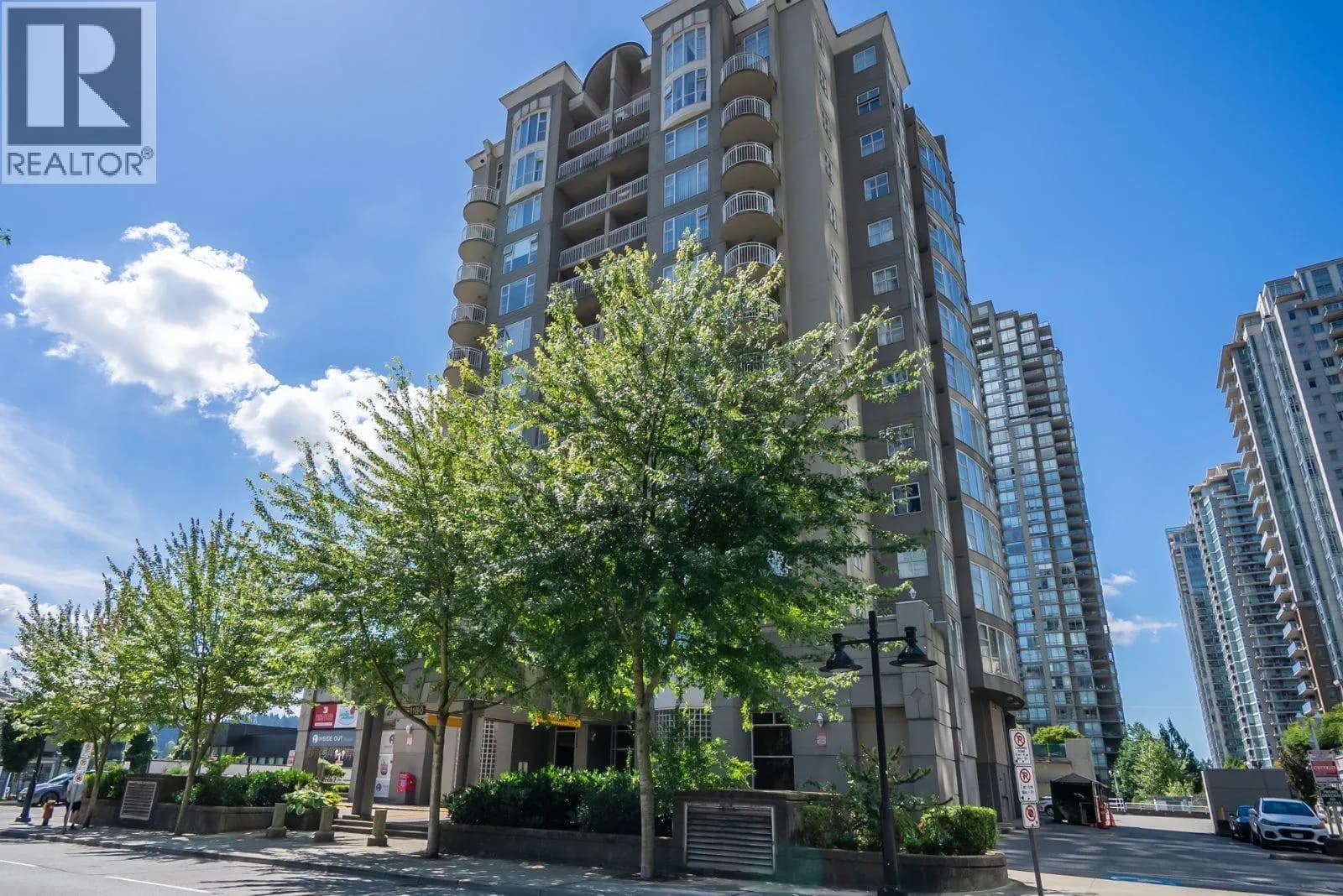 1180 PINETREE WAY, Coquitlam