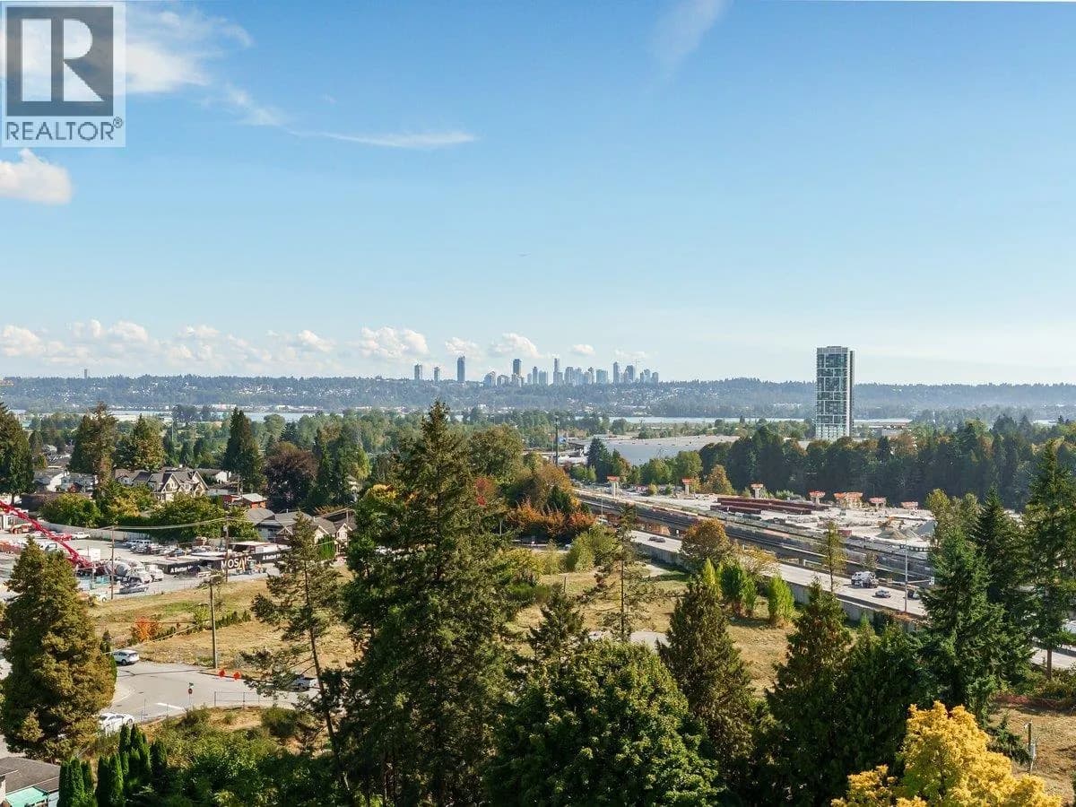 555 DELESTRE AVENUE, Coquitlam