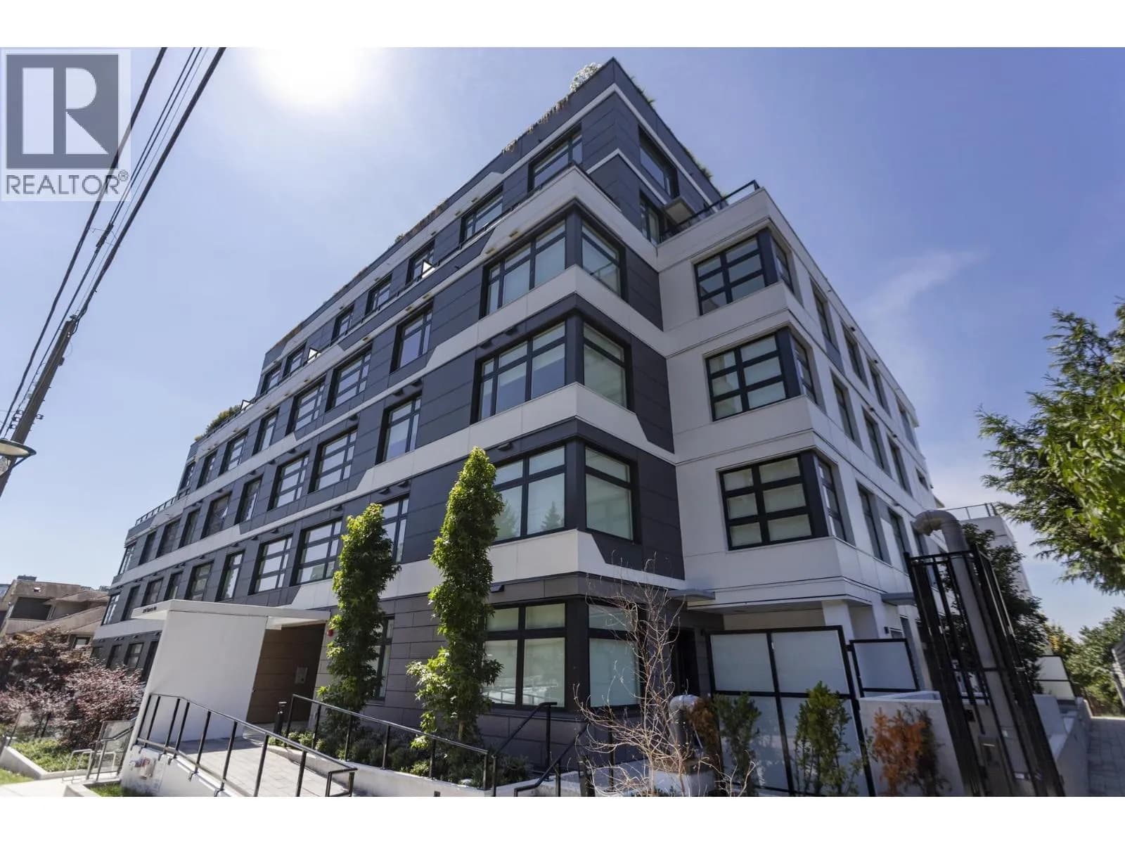3264 VANNESS AVENUE, Vancouver