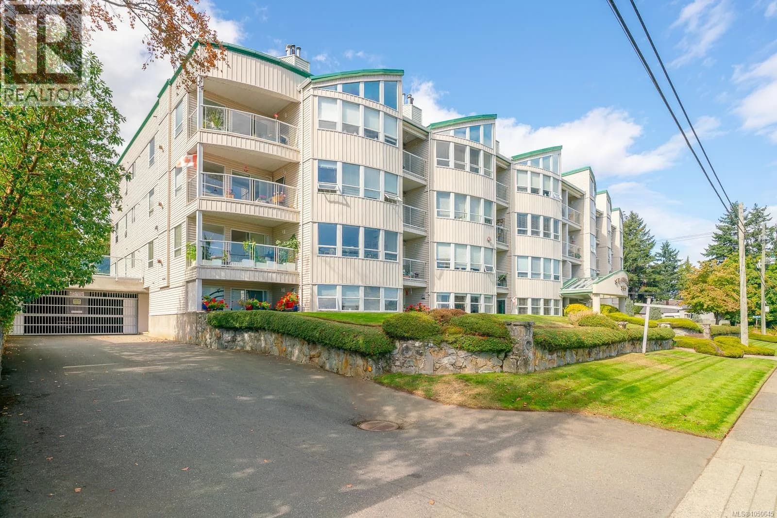 #401 355 Stewart Ave, Nanaimo, BC photo 2