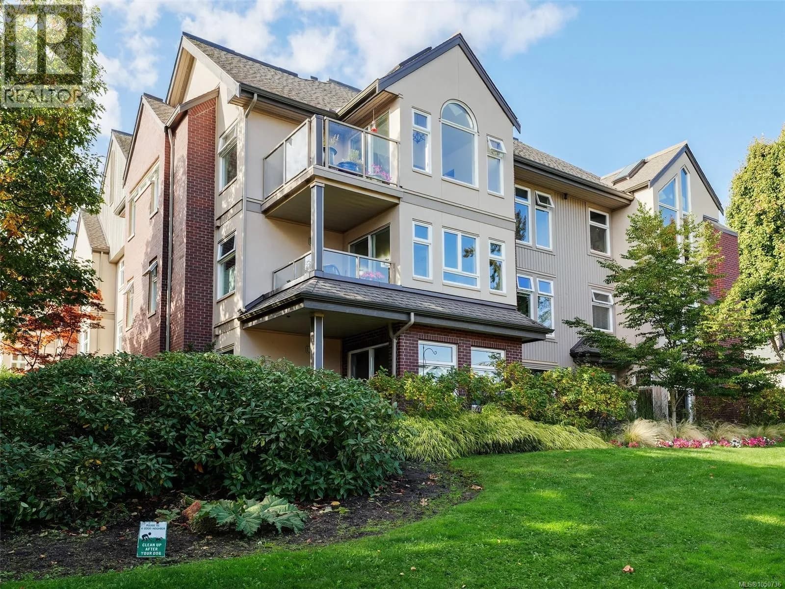 837 Selkirk Ave, Esquimalt